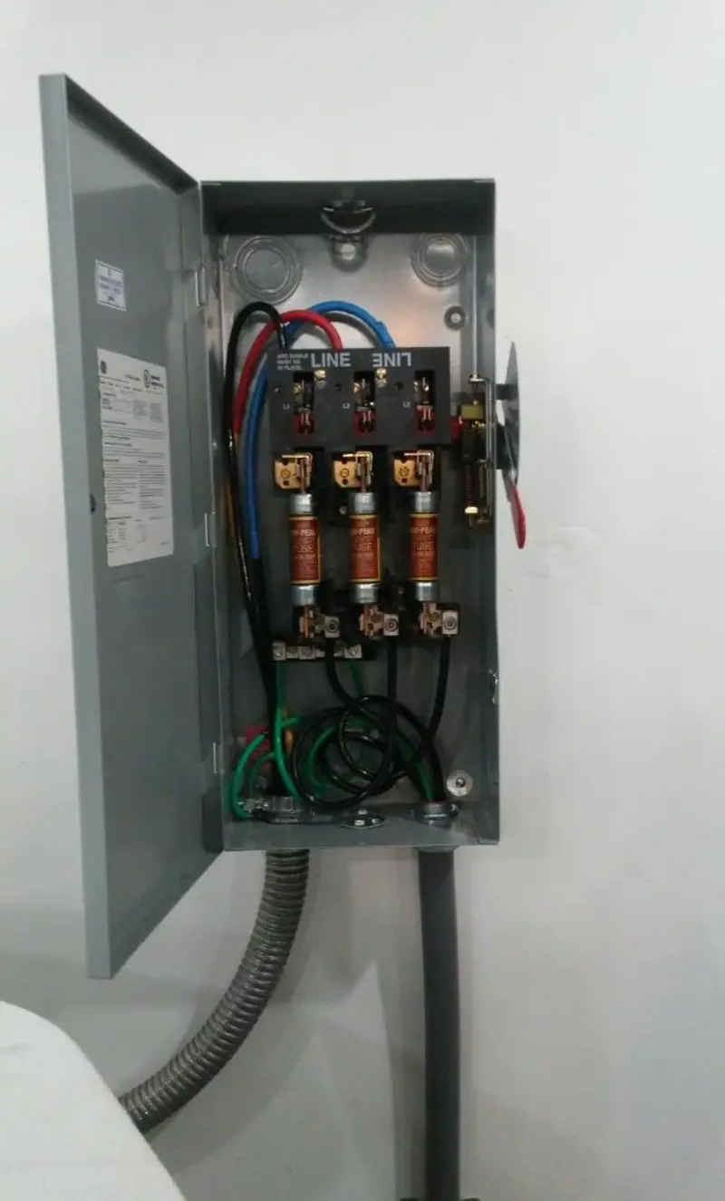 Three-phase disconnect switch installed for Electrical Wiring & Rewiring in Ogallala